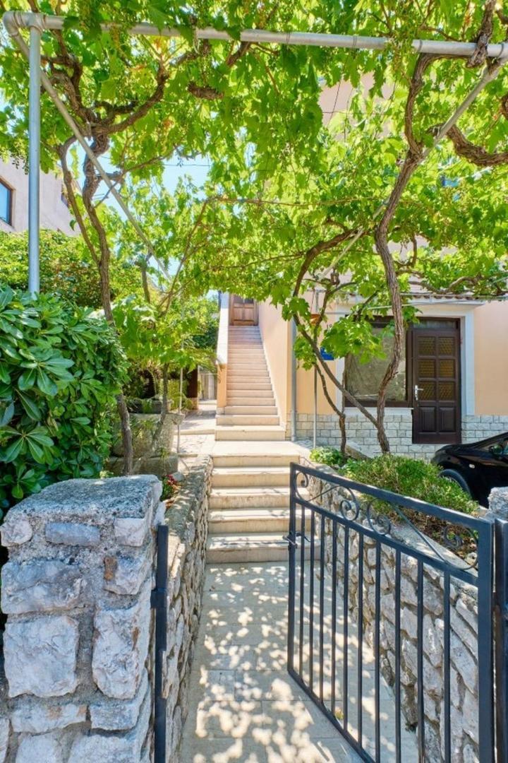 מאלי לוסיניי Apartments Ady מראה חיצוני תמונה