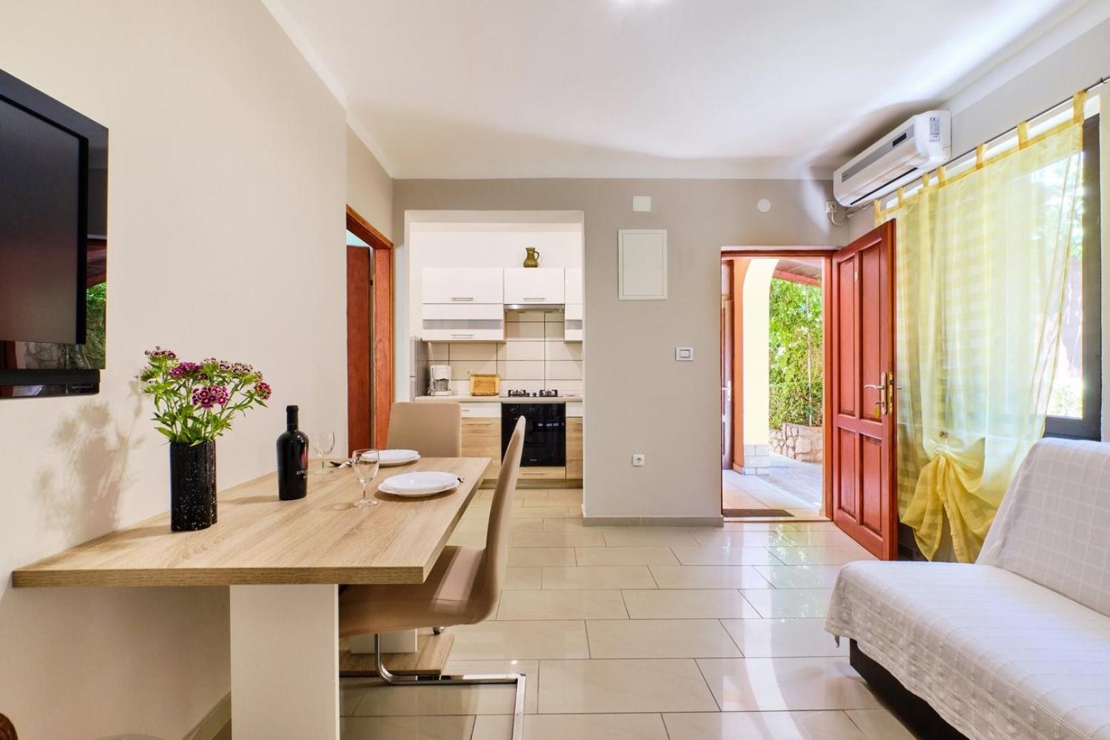 מאלי לוסיניי Apartments Ady מראה חיצוני תמונה