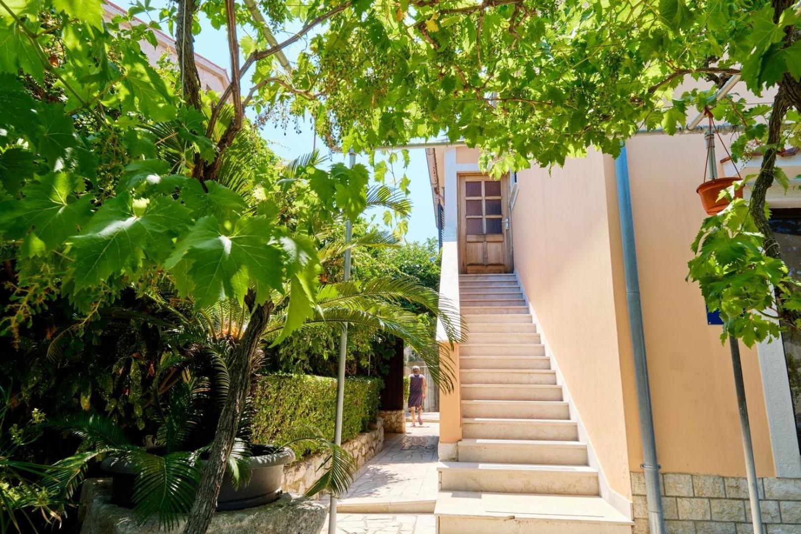 מאלי לוסיניי Apartments Ady מראה חיצוני תמונה